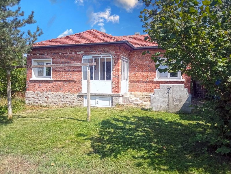 Maison rénovée de 80 m², 2 chambres, terrain de 2200 m², village recherché, à 25 km de la mer — photo 2