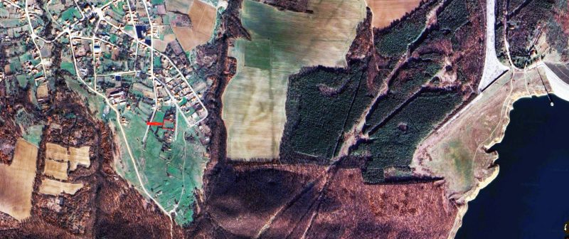 Здание площадью 28 кв.м., возможность расширения до 90 кв.м., участок 1990 кв.м., 2 км до водохранилища Цонево, 5 км до города Далгопол. — фото 3