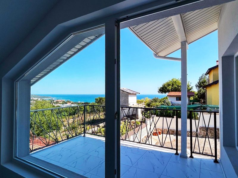 Maison de charme neuve de 218 m², terrain de 500 m², jolie vue mer, à 2 km des plages — photo 1