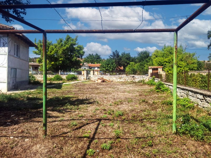 Дом площадью 91 кв.м. с 4 спальнями, участок 1840 кв.м., 35 км от Варны, 45 км от моря — фото 3