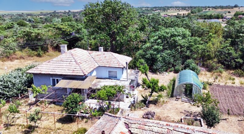 2 maisons, terrain de 2000 m², à 12 km de la ville de Valchi Dol — photo 3