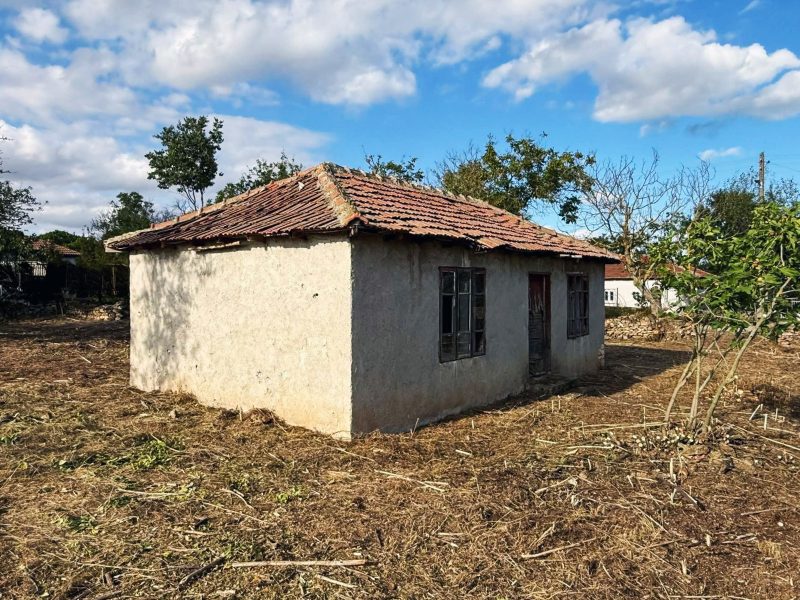 Продается участок под застройку площадью 1648 кв.м., вода и электричество, рекомендуемая деревня, 3 км до моря. — фото 2
