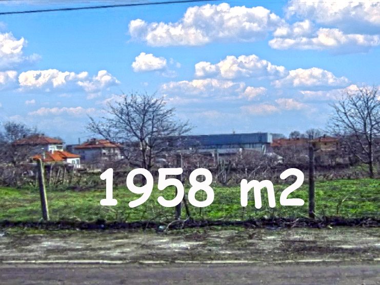 Участок под застройку площадью 1958 кв.м., вода и электричество на границе, 5 км до моря. — фото 1
