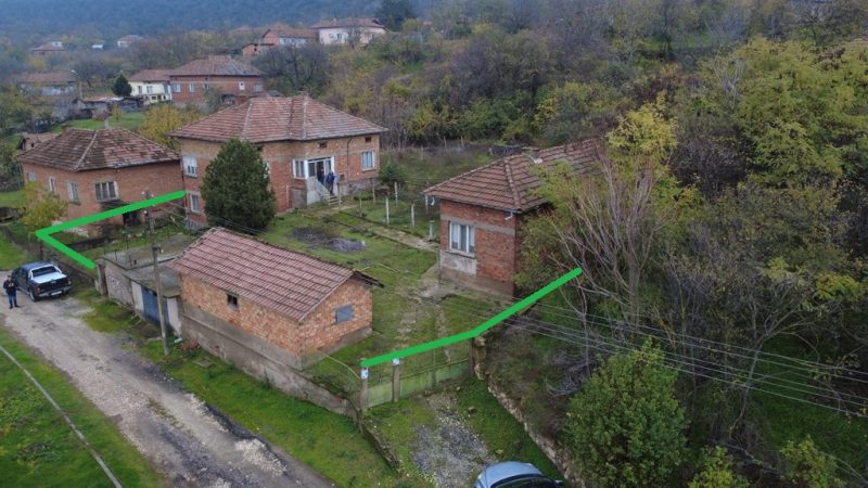 2 Дома, 6 спален, 2 ванные комнаты / туалеты, 1500, кв.м. Земля, вид на реку — фото 2