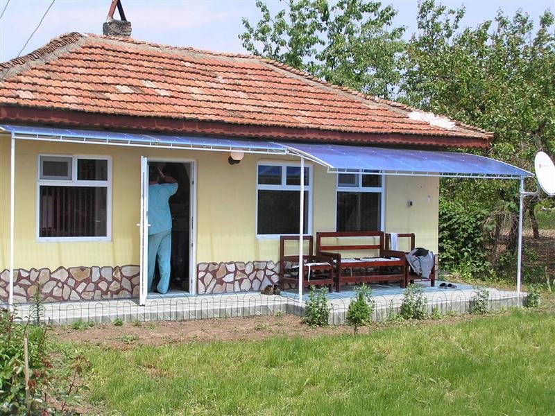 дом 60 кв.м., 3 комнати, ванная, сад 1050 кв.м., на 28 км. от Силистра — фото 1