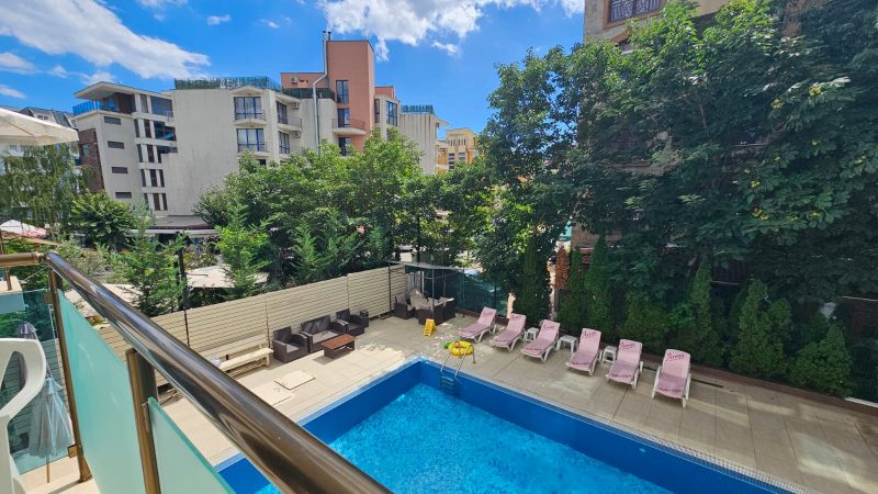 Appartement meublé de 77 m² avec 1 chambre, à Sunny Beach, à 500 m de la mer — photo 1