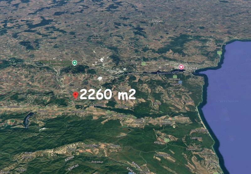 Земельный участок под застройку площадью 2260 кв.м, водоснабжение подключено, возможно подключение электричества, 10 км до супермаркета LIDL в городе Провадия, 36 км до моря. — фото 1