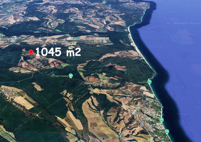 Земельный участок под застройку площадью 1045 кв.м, водоснабжение и электричество на границе, 15 км до моря.