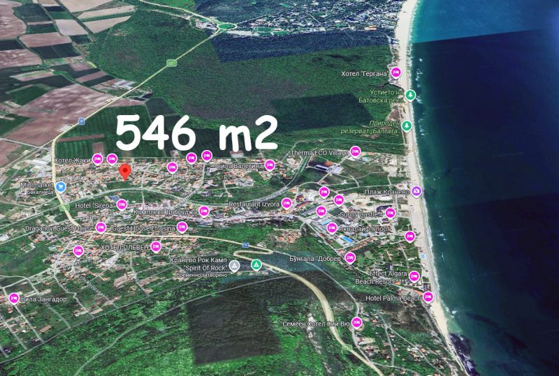 Земельный участок под застройку площадью 546 кв.м, водоснабжение и электричество рядом с участком, центральная часть Кранево, 1,5 км до пляжа. — фото 1