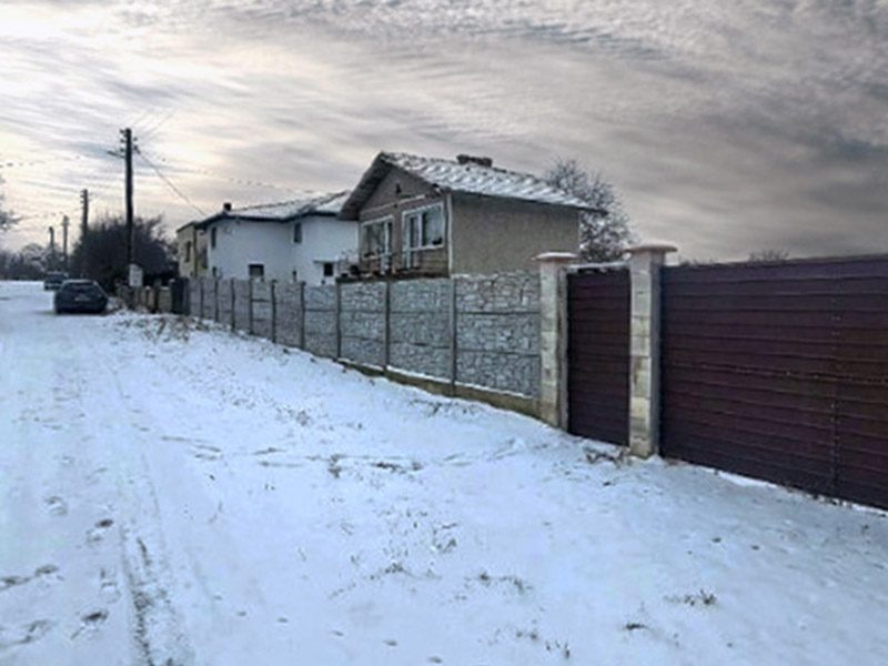 Меблированный дом площадью 70 кв.м с 2 спальнями, участок 1500 кв.м, престижный поселок, 25 км до моря. — фото 1