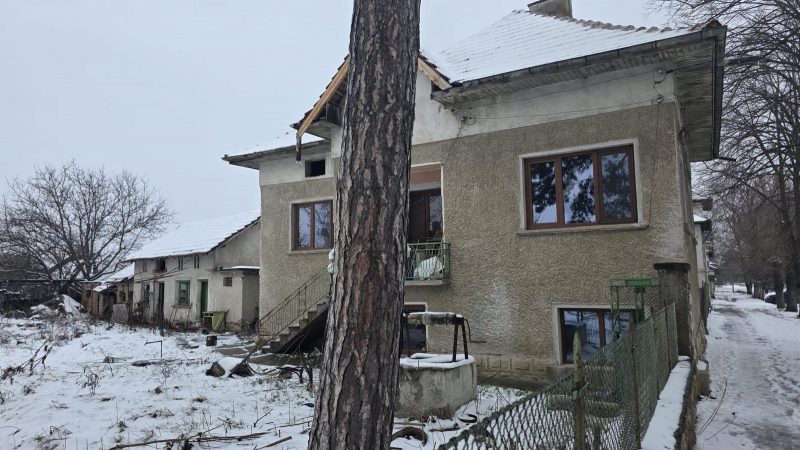 Spacieuse propriété de village avec grand jardin – Popitsa, près de Byala Slatina — photo 2
