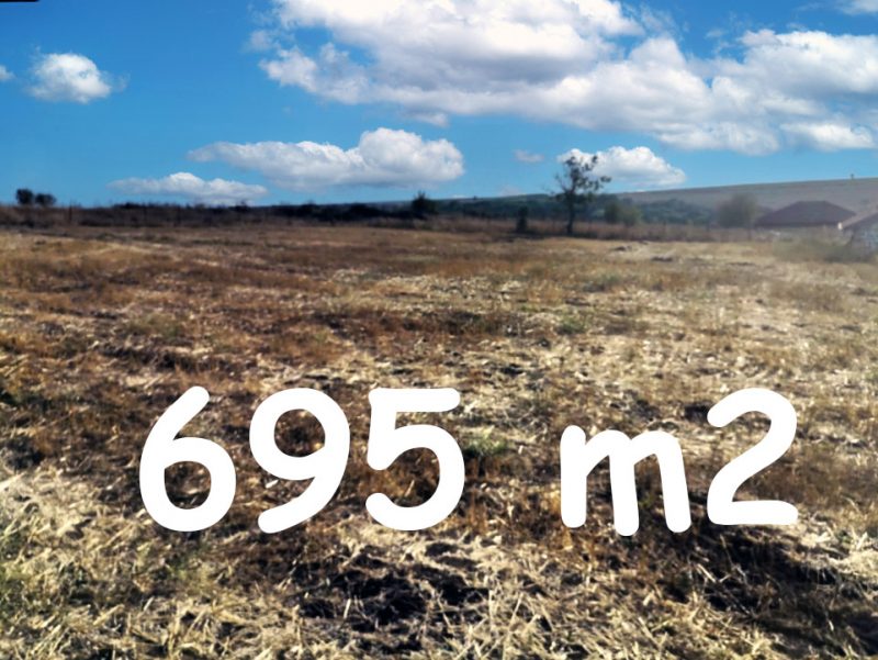 Земельный участок под застройку площадью 695 кв.м, водоснабжение и электричество подведены к границе, до моря 30 км. — фото 1