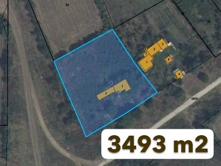 Maison de 90 m² avec 3 chambres à rénover, terrain de 3500 m², à 17 km de la ville de Valchi dol — photo 1