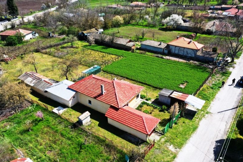 218 sqm house, 1200 sqm land, 37 km to sea — фото 1