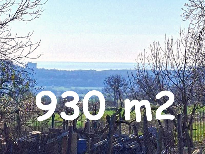 930 sqm building plot, water and elecetricity at the border, sea view, saught-after village, 4 km to sea — photo 1