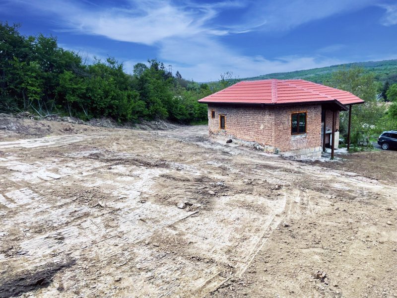 Maison de 80 m² avec 3 chambres, toiture neuve, terrain de 1400 m², située dans un village recherché, à 12 km de Razgrad. — photo 3