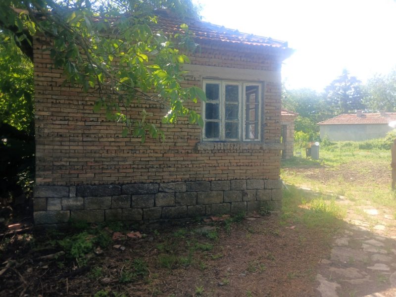 Дом площадью 98 кв.м с 3 спальнями, участок земли 1200 кв.м, 52 км до моря. — фото 2