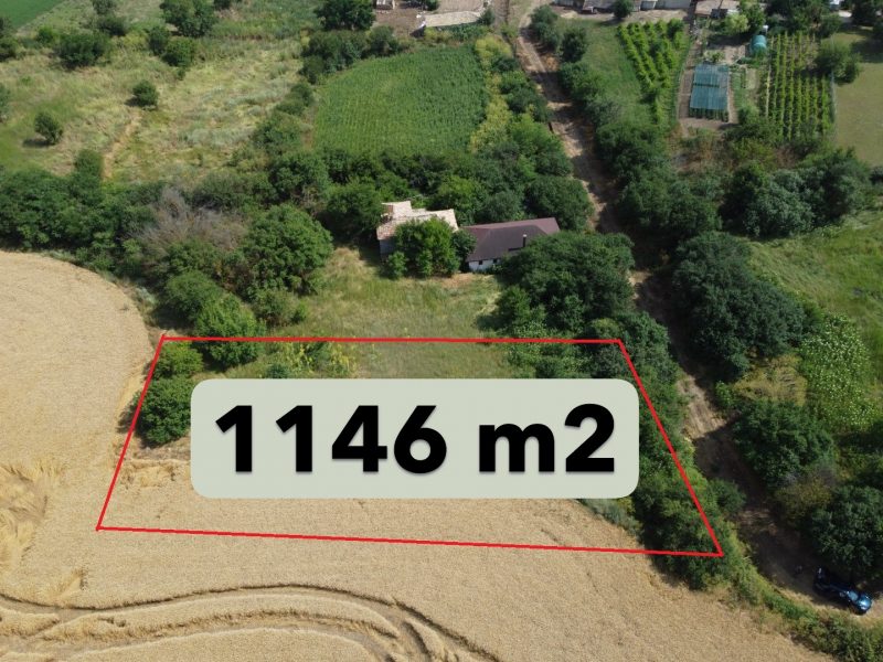 Terrain constructible de 1146 m², en réglementation, eau et électricité à la frontière, à 60 km de la mer — photo 2
