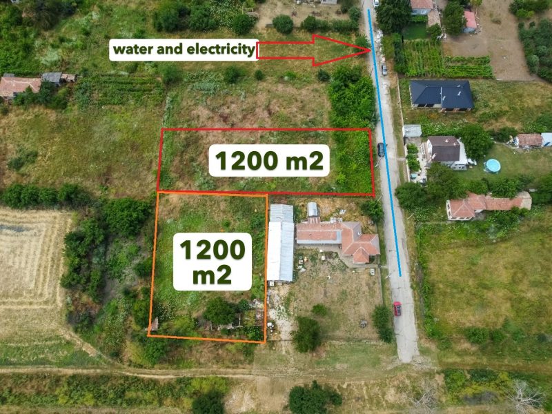 Terrain constructible de 1200 m², eau et électricité en bordure de propriété, en périphérie du village, à 35 km de la mer. — photo 1