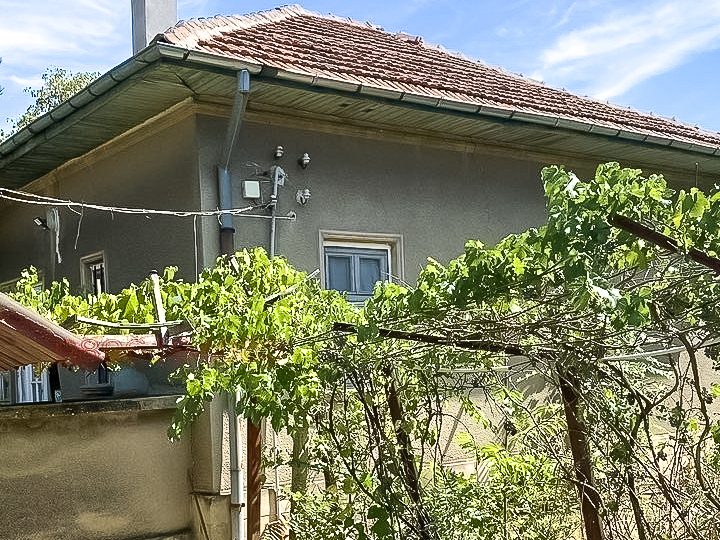 Меблированный дом площадью 100 кв.м, участок 2000 кв.м, недалеко от реки Дунай. — фото 3