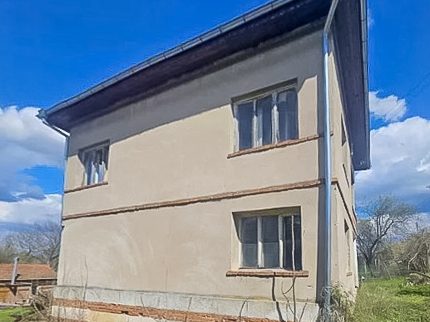 Maison de 140 m², terrain de 900 m², à 14 km de la ville de Vidin, sur les rives du Danube. — photo 2