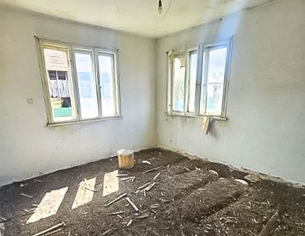 Maison de 140 m², terrain de 900 m², à 14 km de la ville de Vidin, sur les rives du Danube. — photo 3