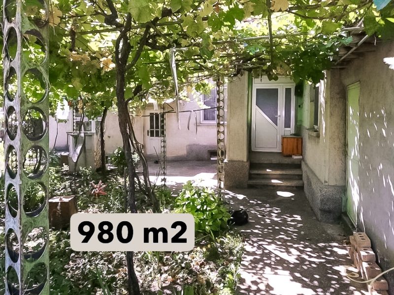 Дом площадью 100 кв. м с 3 спальнями, участок 980 кв. м, 10 км от города Тервел — фото 1
