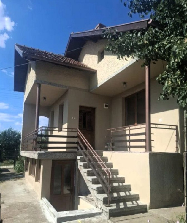Полностью отремонтированный дом площадью 90 кв.м, участок 1200 кв.м, престижный поселок, 15 км до Дуная и города Силистра. — фото 2