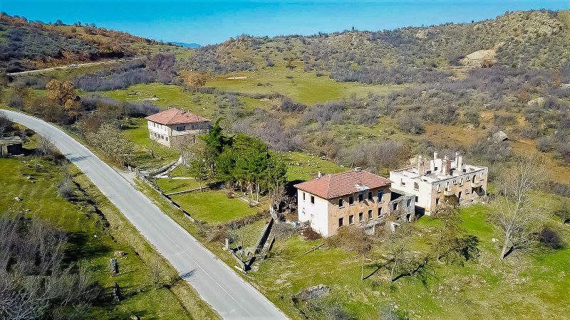 Здания 720 кв.м., земельный участок 20740 кв.м., район Сандански. — фото 2