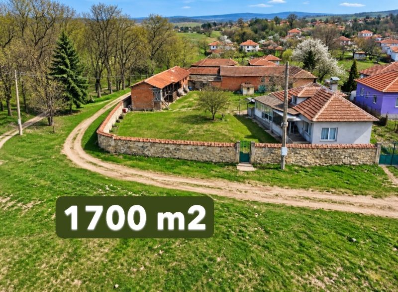 Меблированный дом площадью 80 кв.м, участок 1700 кв.м, колодец, хозяйственная постройка площадью 200 кв.м. — фото 2