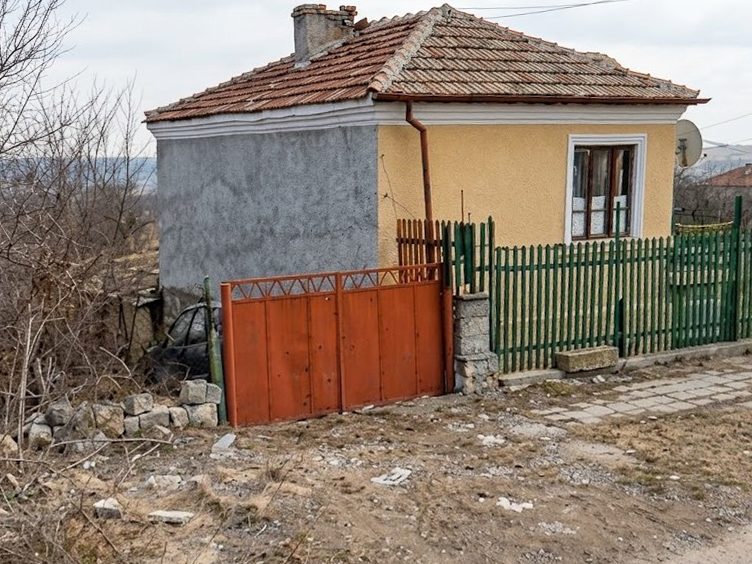Maison de 2 chambres à rénover, terrain de 2200 m², à 27 km de Dobrich — photo 2