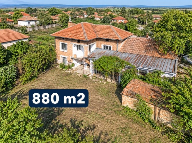 Дом 120 кв.м, участок 880 кв.м, 20 км до города Свиштов и Дуная. — фото 1