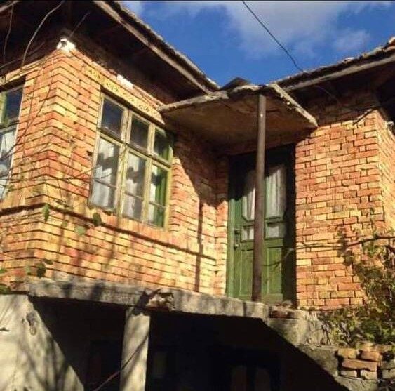 Maison de 100 m², terrain de 2500 m², à 5 km de la ville de Valchi Dol, à 40 km de la mer — photo 3