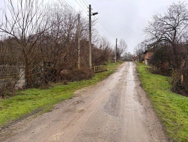 Дом площадью 100 кв.м., требующий ремонта, земельный участок 1200 кв.м., 5 км до города Далгополь. — фото 2