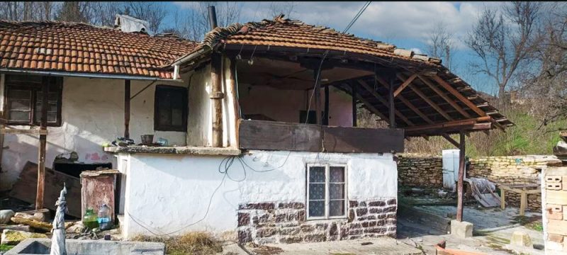 Maison de 65 m² à rénover, terrain de 2200 m², à 10 km de la ville de Razgrad — photo 3