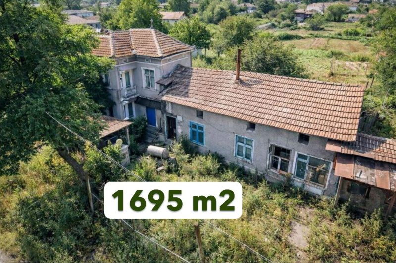 Maison de 100 m², terrain de 1695 m², à 15 km de la ville de Popovo — photo 1