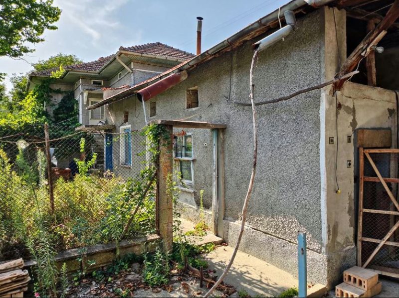 Maison de 100 m², terrain de 1695 m², à 15 km de la ville de Popovo — photo 3