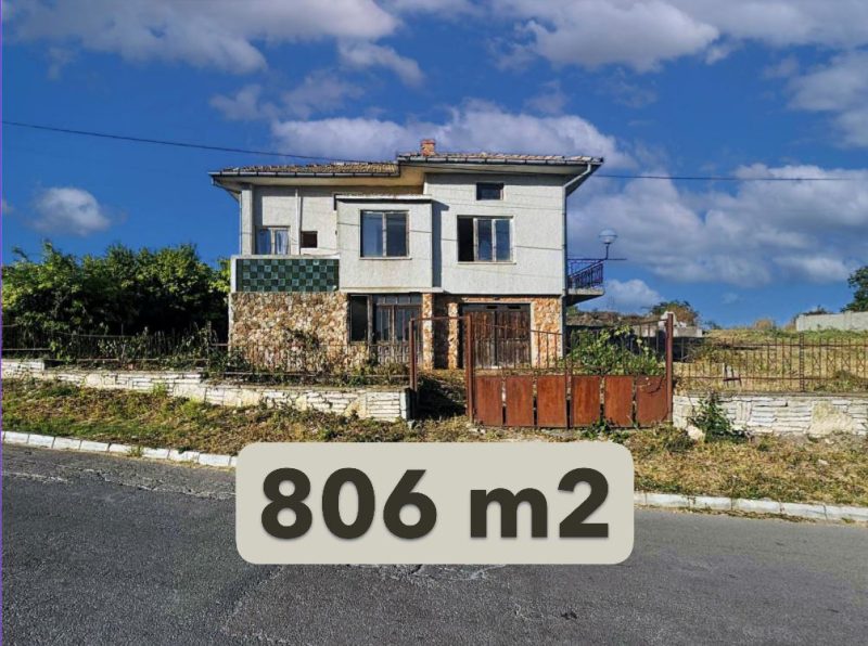 Maison de 203 m², terrain de 806 m², vue mer, à 1 km de la plage