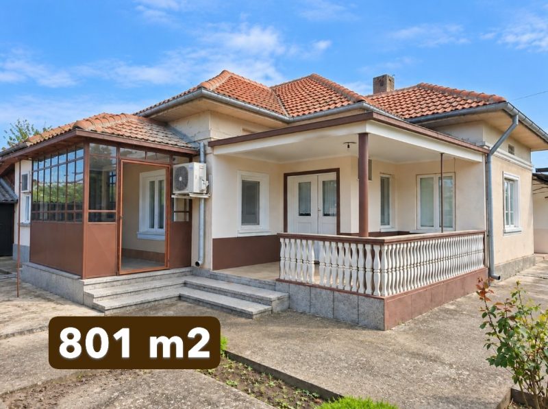 Меблированный дом площадью 144 кв.м, участок 801 кв.м, город Генерал-Тошово.