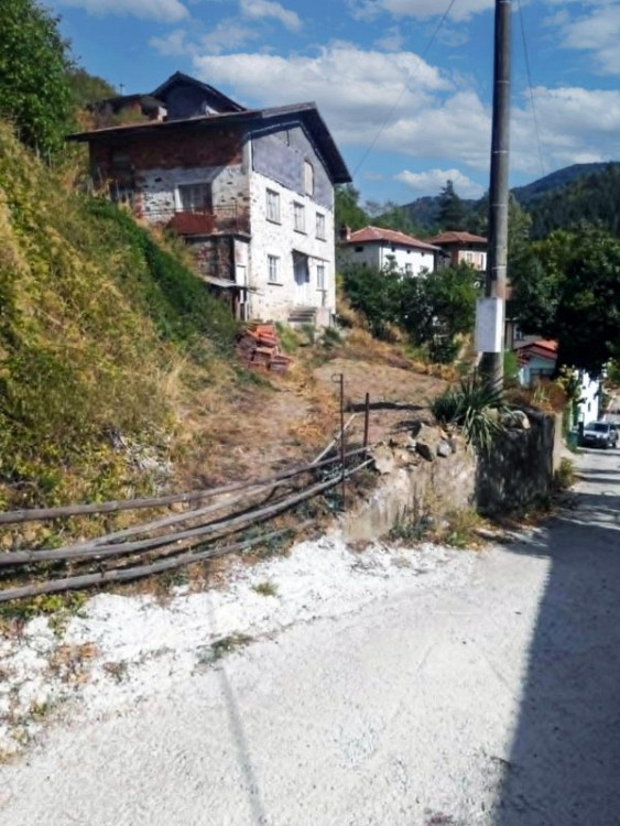 Maison en pierre de 150 m², terrain de 603 m², vue imprenable, village pittoresque, montagnes des Rhodopes, à 10 km de la ville de Smolyan — photo 3