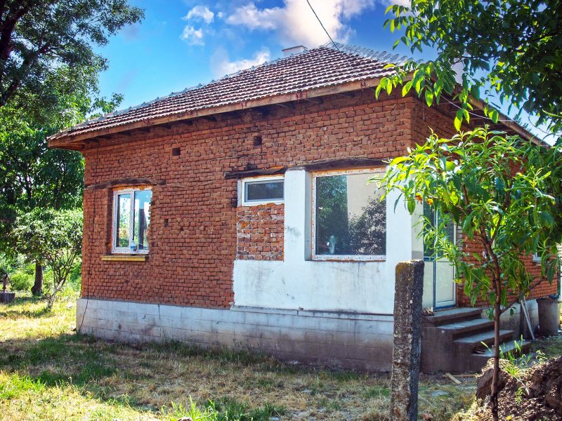Maison de 80 m², toiture neuve, terrain de 1000 m², village à la frontière serbe, à 10 km du Danube et à 20 km de la ville de Vidin. — photo 2