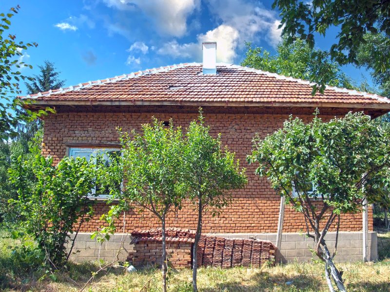 Maison de 80 m², toiture neuve, terrain de 1000 m², village à la frontière serbe, à 10 km du Danube et à 20 km de la ville de Vidin. — photo 3