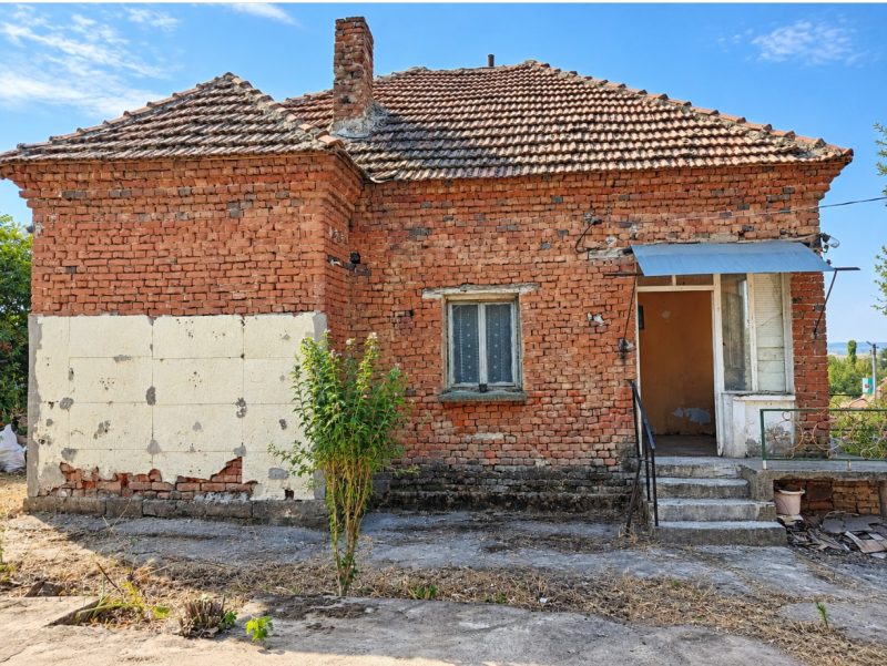 Участок площадью 90 кв.м, состоящий из 2 домов, земельный участок 1220 кв.м, 4 км от города Миция, 6 км до Дуная. — фото 2
