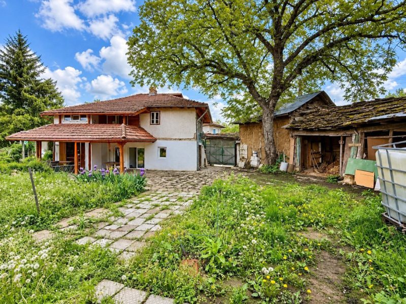 Дом площадью 120 кв.м, участок 618 кв.м, горы, 12 км до города Ловеч. — фото 2