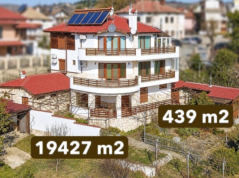 Maison de 439 m², terrain de 19 427 m², région de Sandanski, à 25 km de la Grèce