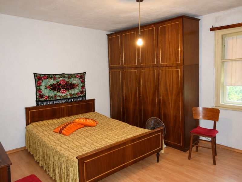 Дом с 3 спальнями, участок 1180 кв.м, 150 км до Софии. — фото 2