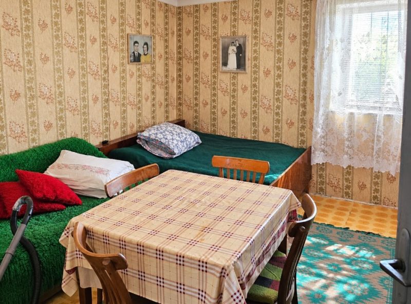 Дом с 2 спальнями, участок 2400 кв.м, 33 км до моря, курорт Альбена. — фото 3