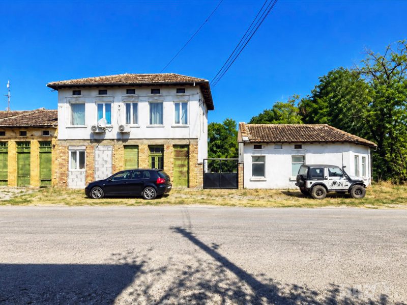 Maison de 100 m², terrain de 1629 m², à 10 km de la ville de Popovo — photo 2