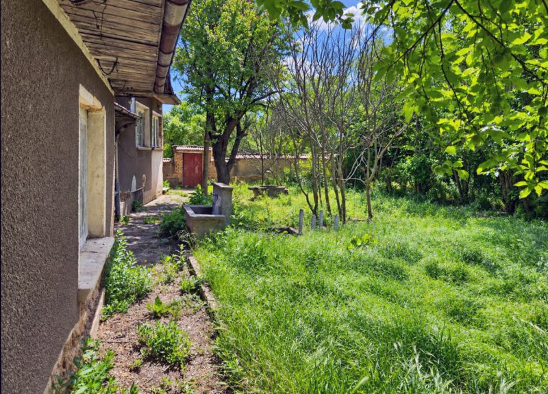 120 sqm house, 980 sqm land, 25 km to Pleven town — photo 2