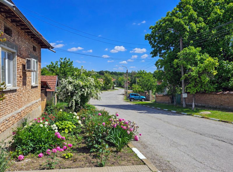 120 sqm house, 980 sqm land, 25 km to Pleven town — photo 3